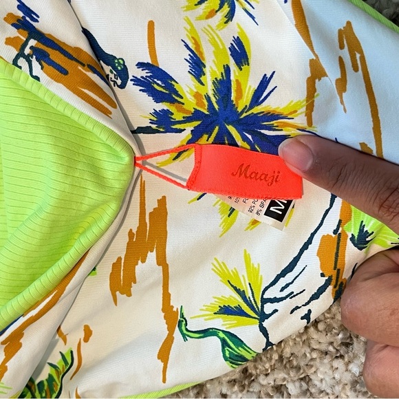 Maaji Tropical Bikini Bottoms Size Medium - Picture 3 of 4
